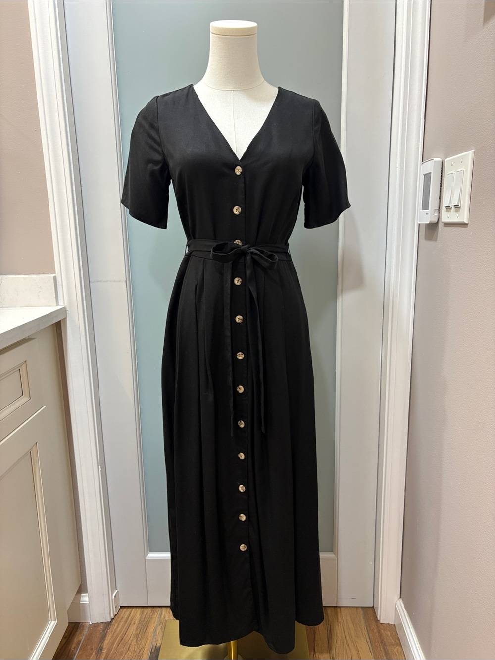 Classic Black Button-Front Midi Dress with Tie Waist